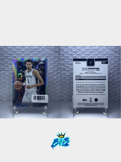 [M08] Victor Wembanyama - 2025/26 Topps Chrome NBA #221 (Base - Prism)